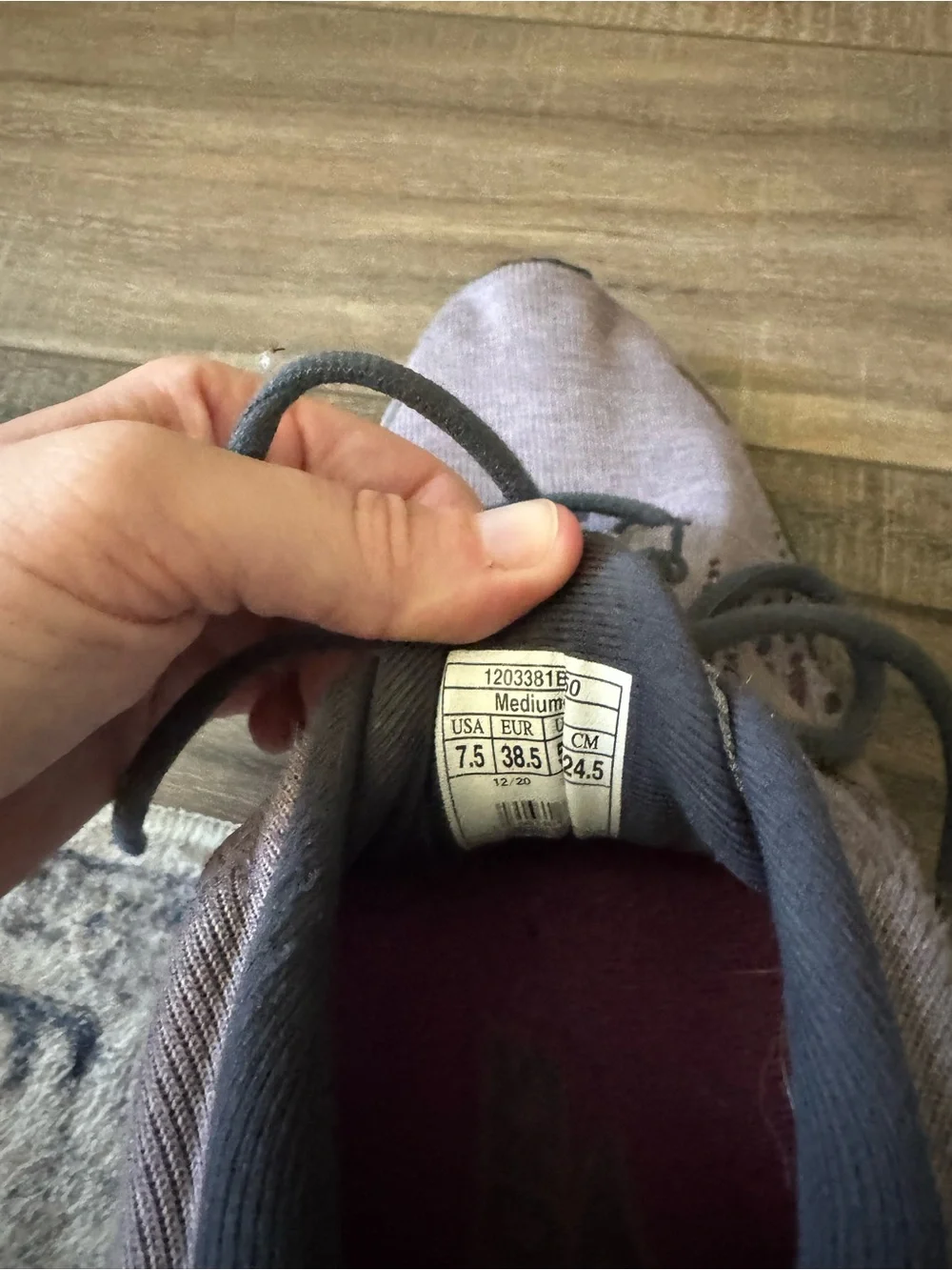 Brooks light lavender